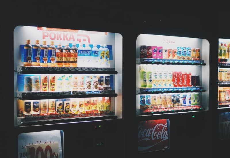 Verkaufsautomaten in einem 24/7 Automaten Shop in Wien